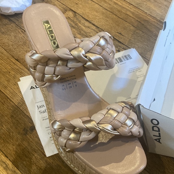 ALDO WEDGE SANDALS - Picture 13 of 13